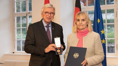 Auszeichnungen zu "75 Jahre Hessen"