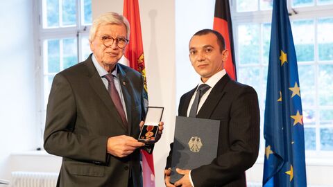 Auszeichnungen zu "75 Jahre Hessen"