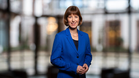 Portraitfoto von Heike Hofmann